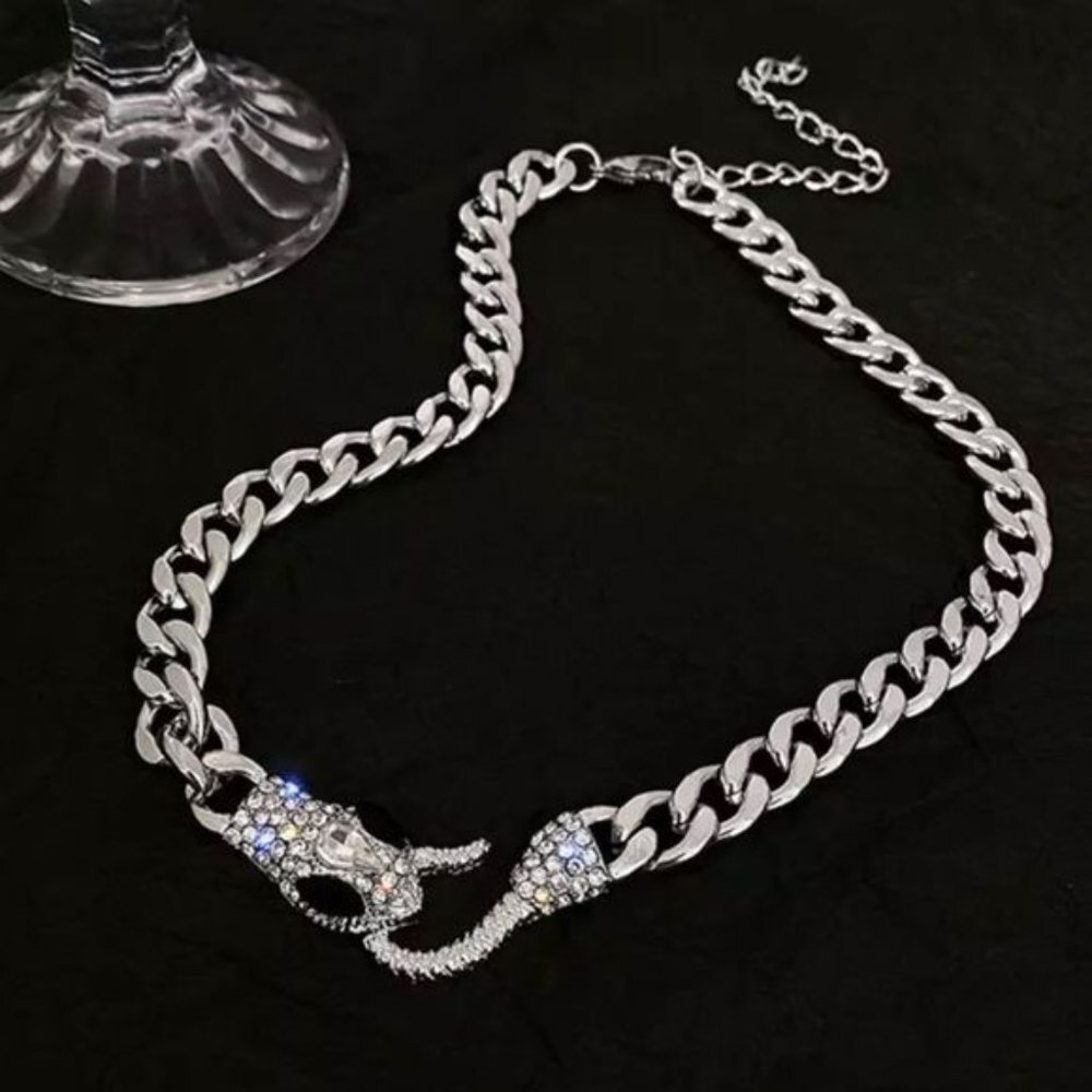 New Crystal Snake Chain Necklace - Picture 2 of 6